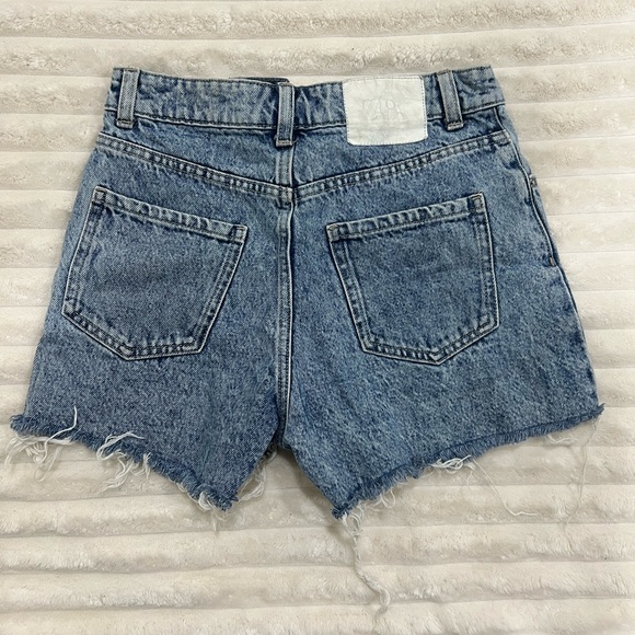 Zara Women's Distressed Blue Jean Shorts - Picture 3 of 3
